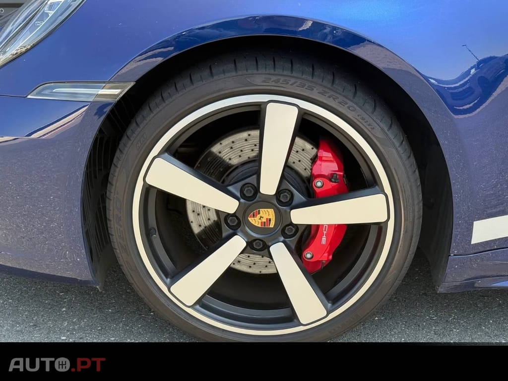 Porsche 992 Carrera 4S
