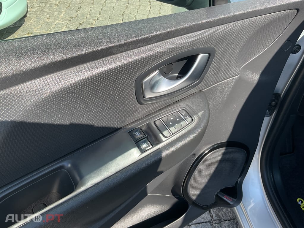 Renault Clio 1.5 dCi Limited
