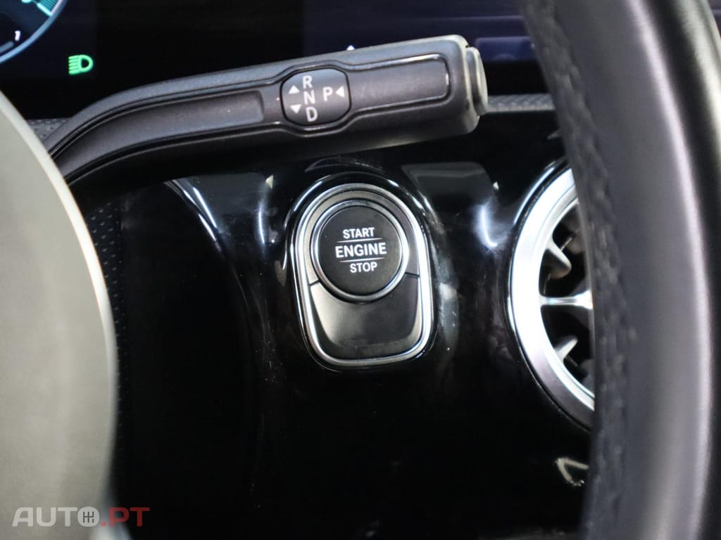 Mercedes-Benz A 250 e Auto AMG LINE