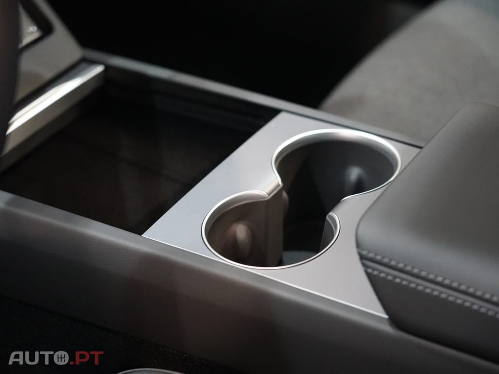 Tesla Model 3 Tração Traseira