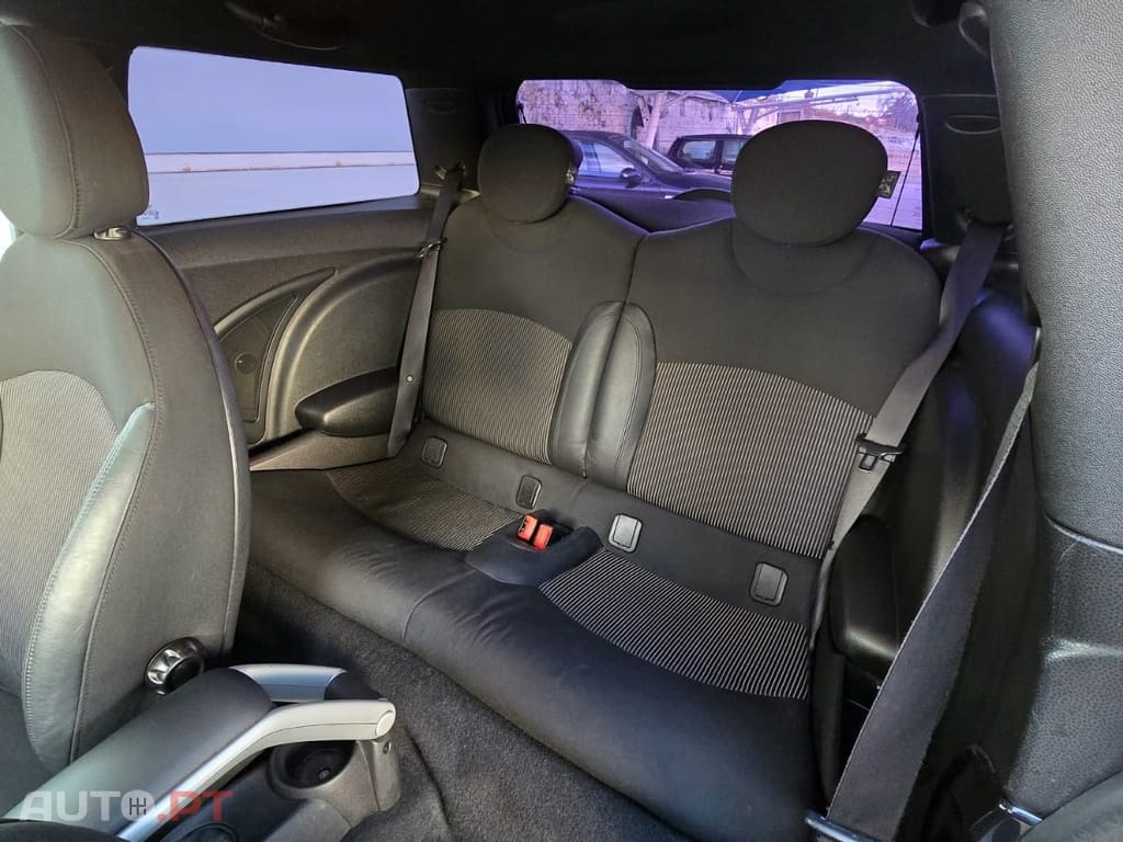 MINI Cooper 1.6 Cooper D