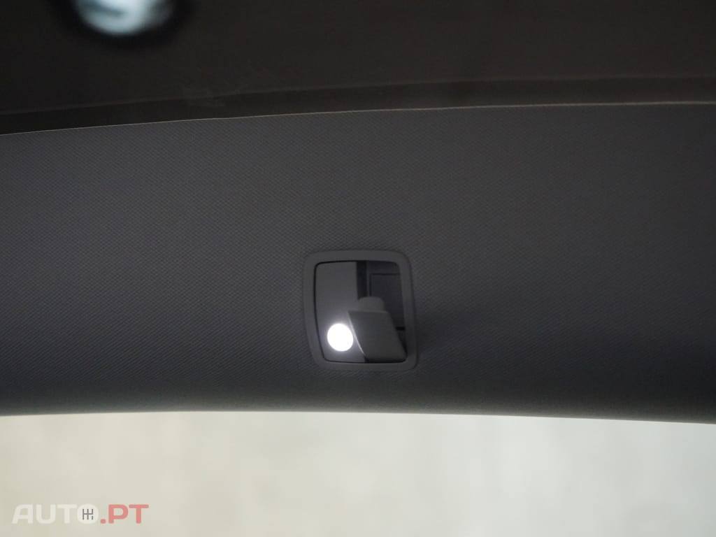 Tesla Model Y Long Range Tração Traseira