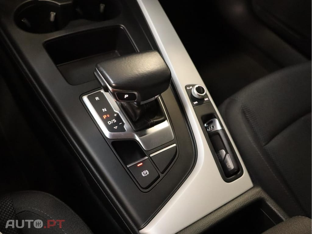 Audi A4 30 TDI S tronic Avant