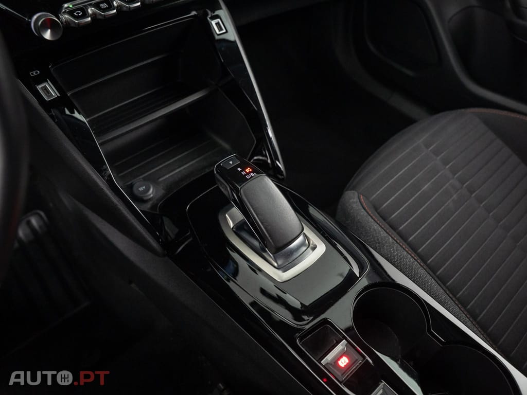 Peugeot E-2008 50 kWh Active Pack