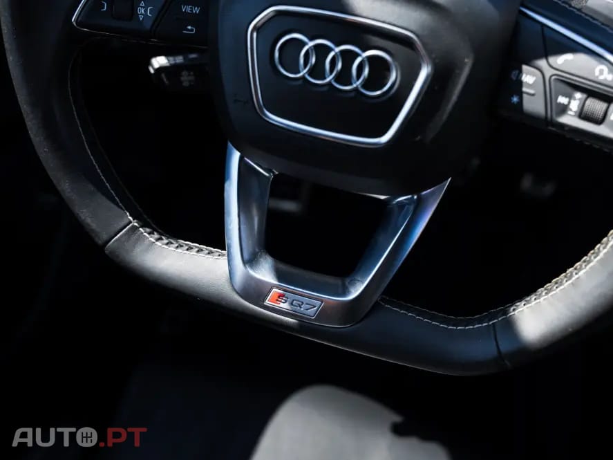 Audi SQ7 4.0 TDI V8 quattro Tiptronic 7L