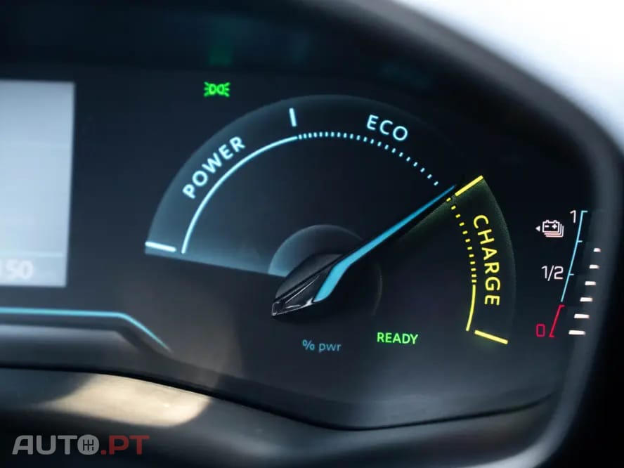 Peugeot E-208 50 kWh Active