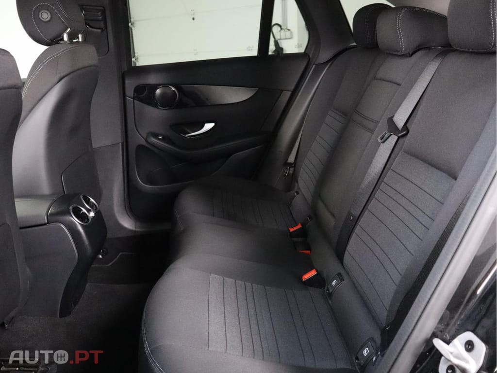 Mercedes-Benz GLC 300 e 4MATIC Business