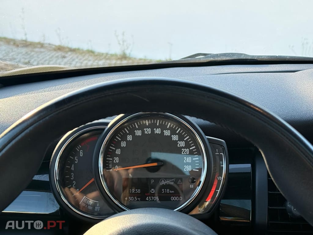 MINI Cooper LCI 3 Cilindros