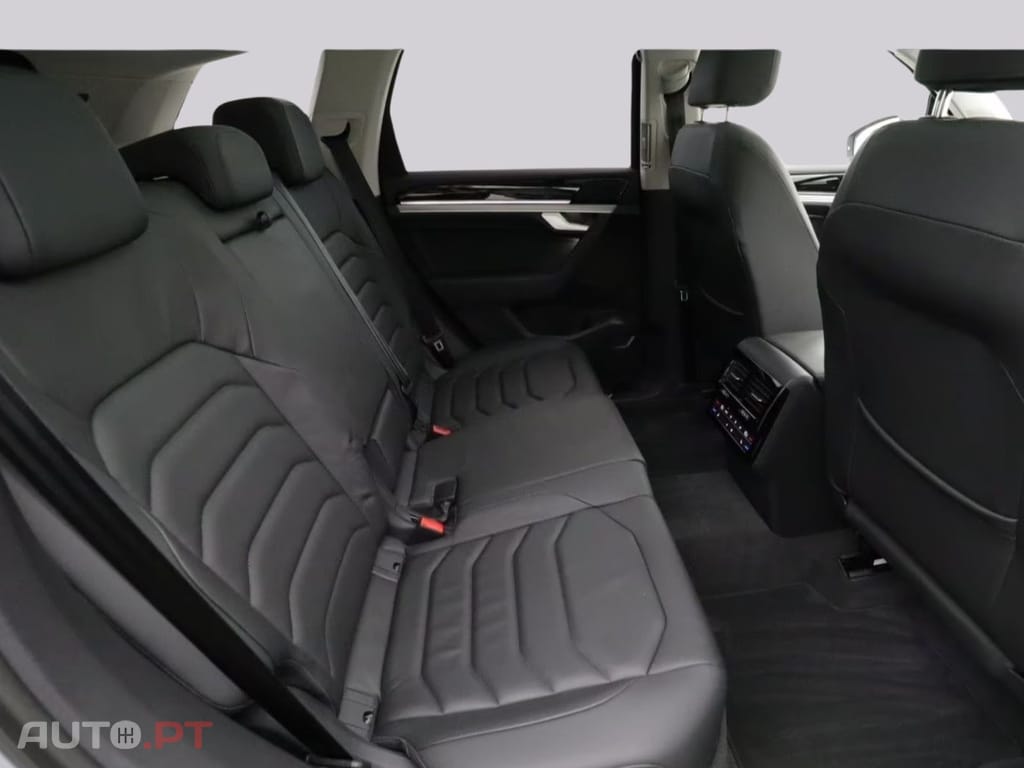 Volkswagen Touareg I.V.A DEDUTIVEL EHYBRID 3.0 V6 
