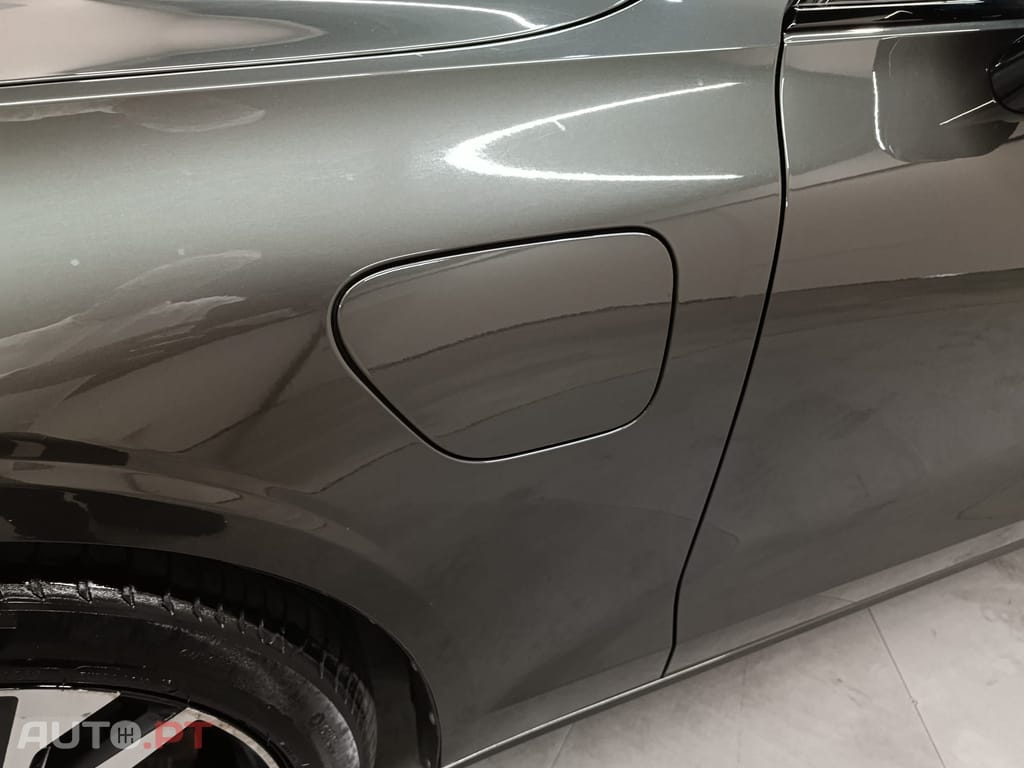 Volvo V60 2.0 T6 AWD R-Design Expression Plug-in