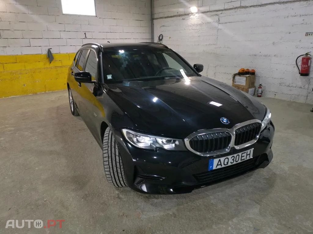 BMW 320 e Touring Corporate Edition Auto