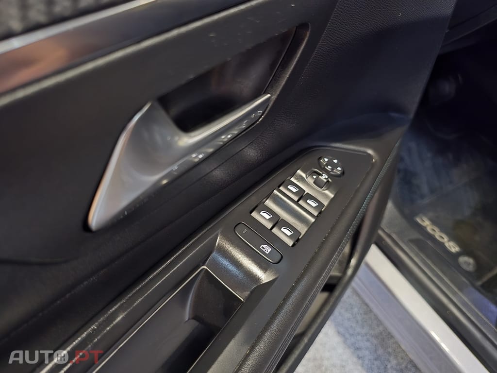 Peugeot 3008 1.5 BlueHDi Allure EAT8