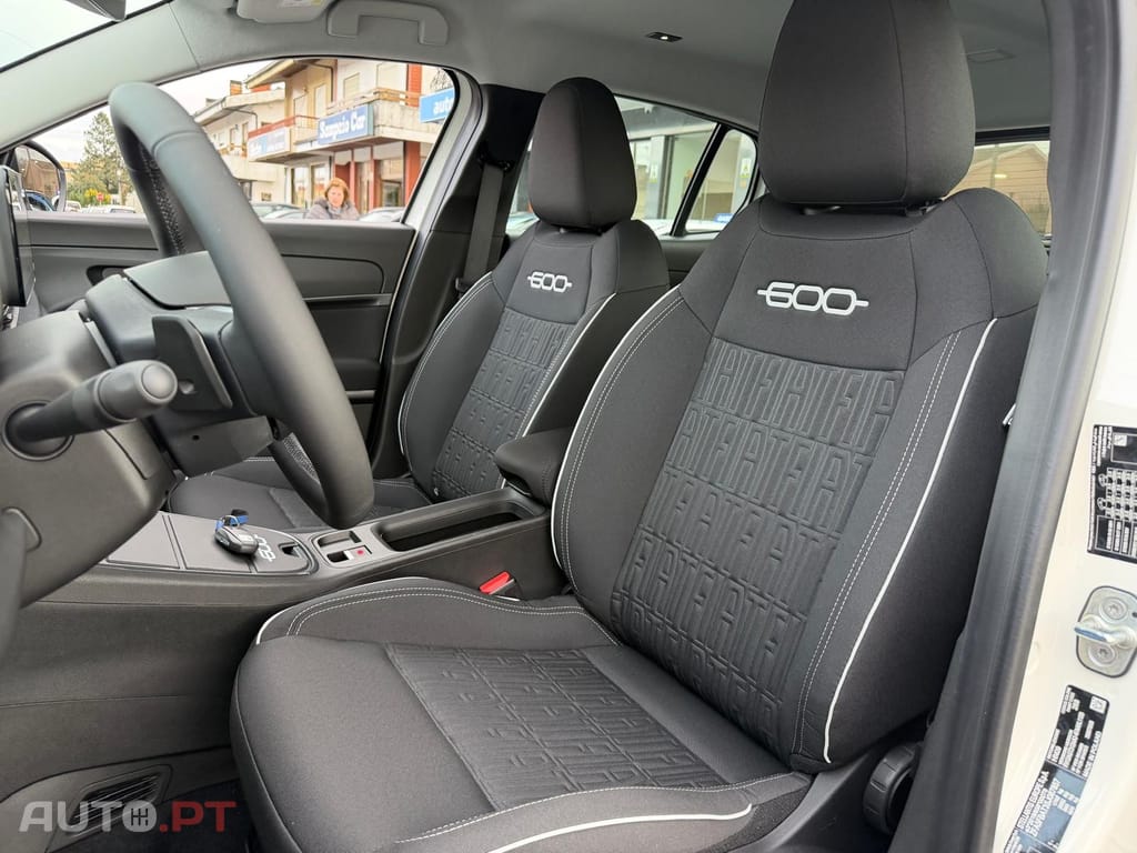 Fiat 600 1.2 Hybrid Icon