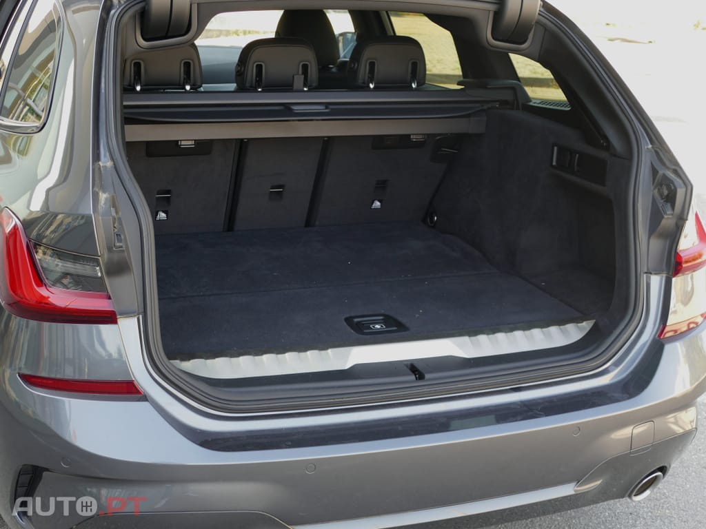 BMW 330 e Touring Pack M Auto