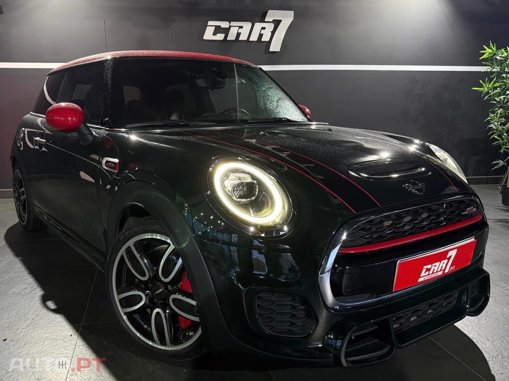 MINI Cooper John Cooper Works Plus Auto Desportiva