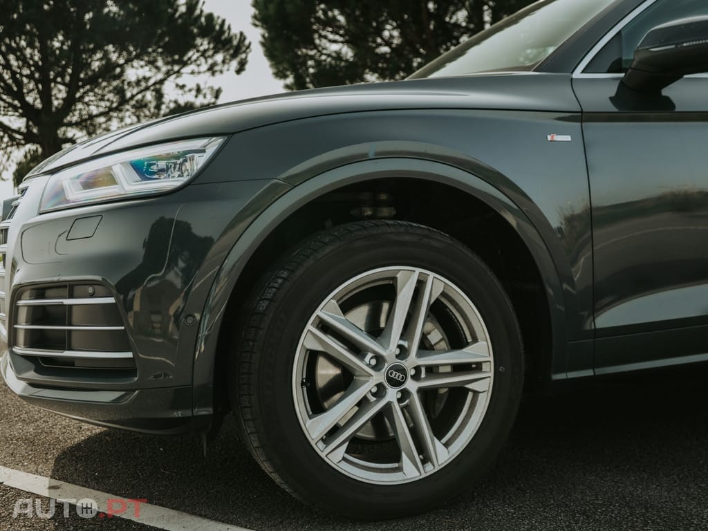 Audi Q5 50 TFSI e quattro S tronic sport