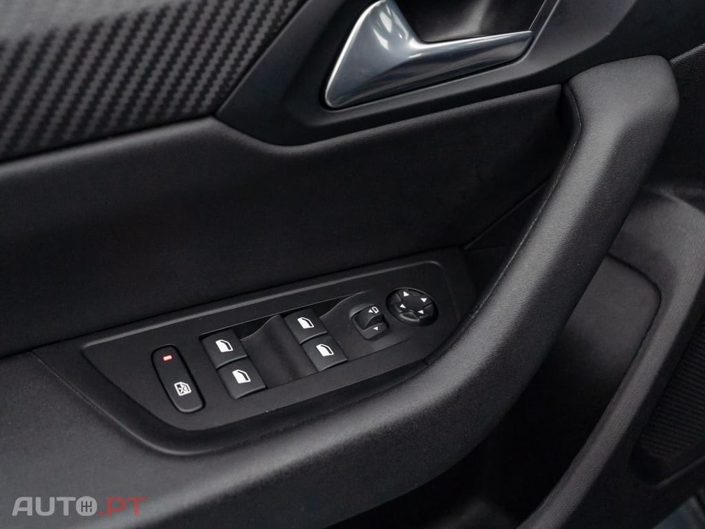 Peugeot 508 SW 1.6 Hybrid Allure e-EAT8 — fotografia 16