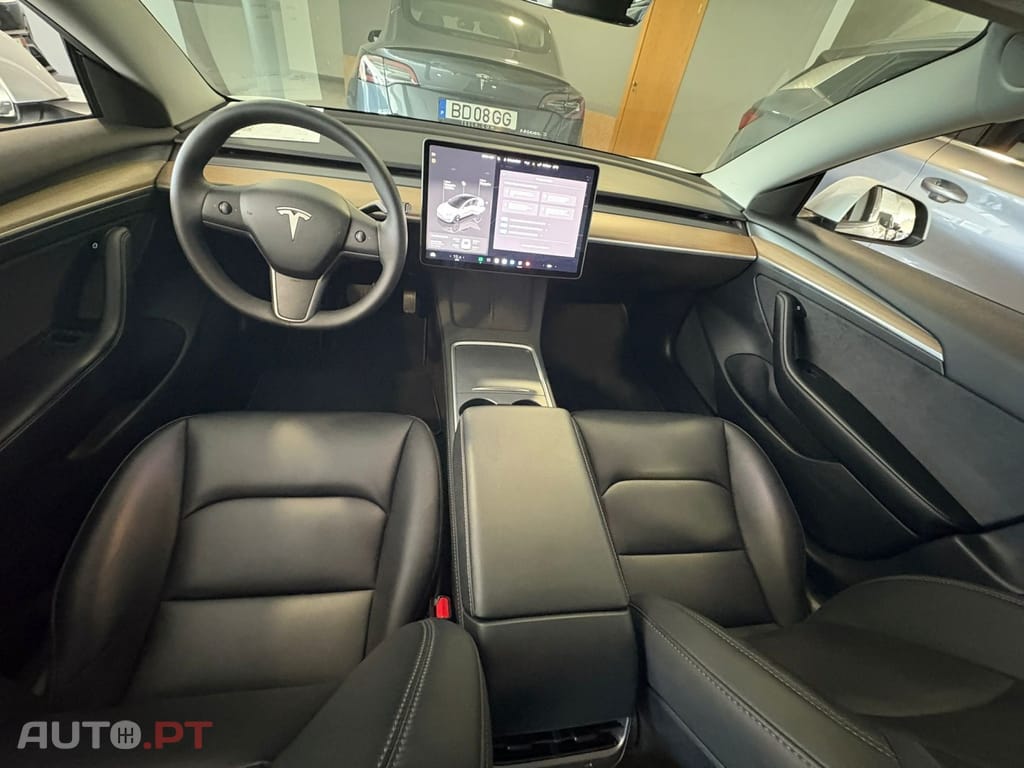 Tesla Model 3 Standard Range Plus RWD