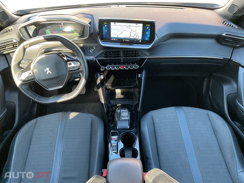 Peugeot E-2008 50 kWh Allure Pack