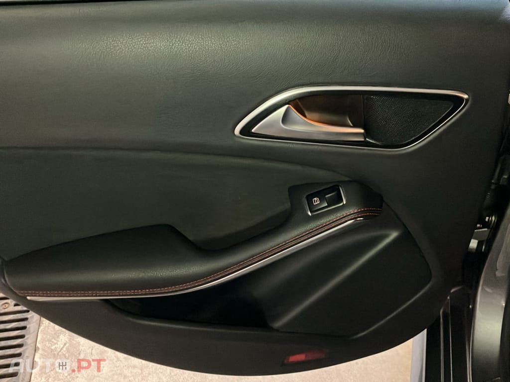 Mercedes-Benz CLA 220 D AMG Line Aut