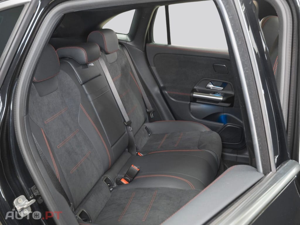 Mercedes-Benz EQA I.V.A DEDUTIVEL 300 4M AMG 