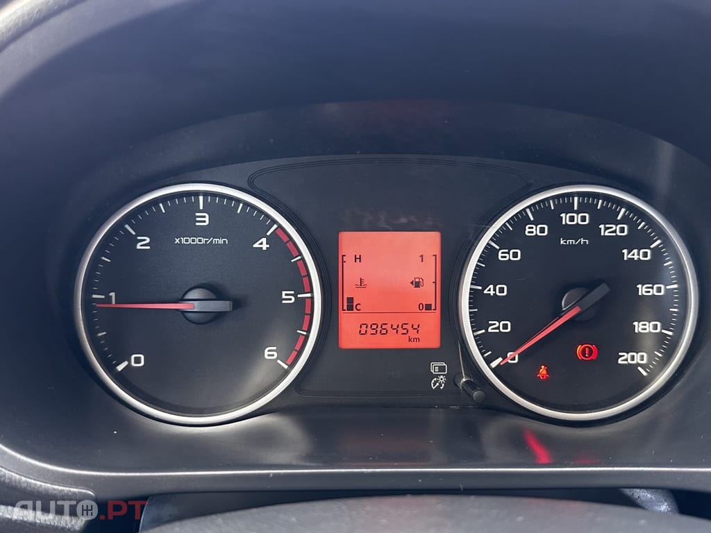 Mitsubishi L200 2.4 DI-D Club Invite CC 4WD