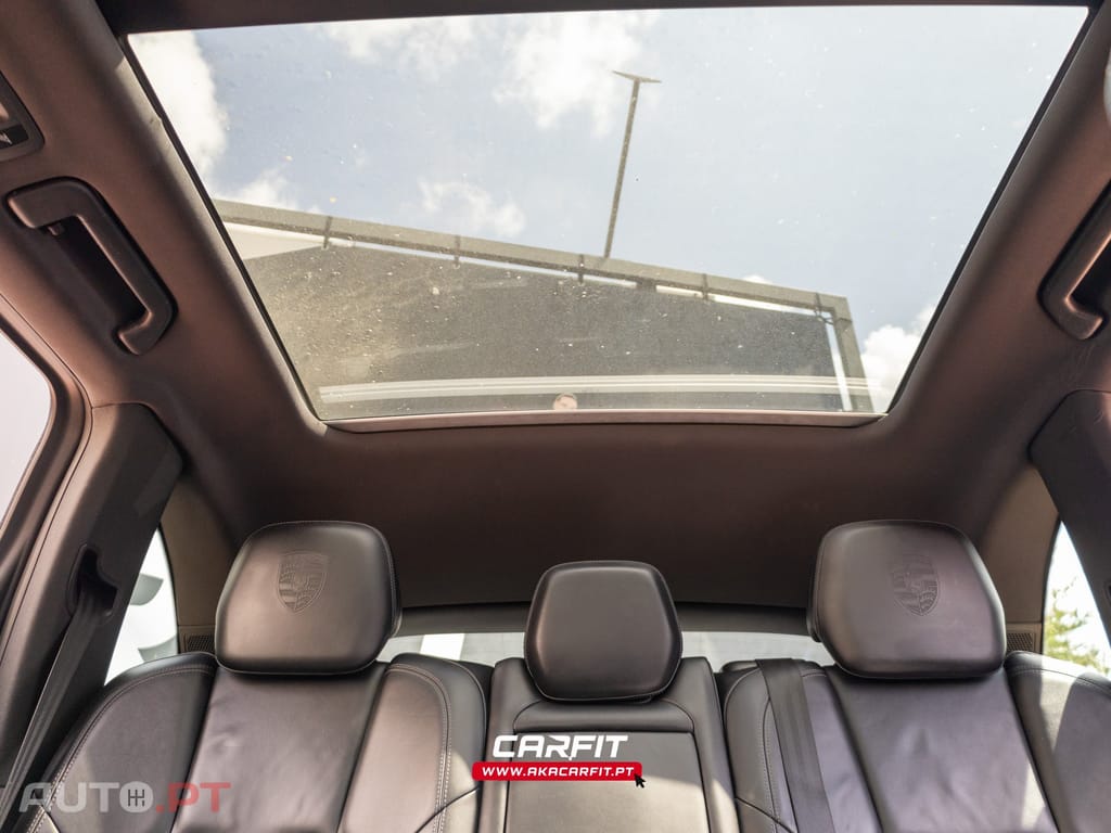 Porsche Cayenne Platinum Edition — fotografia 18