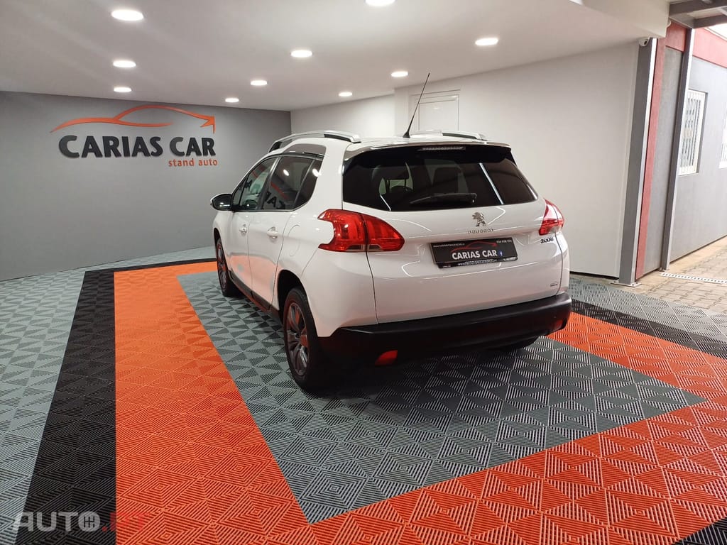 Peugeot 2008 1.2 PureTech Allure