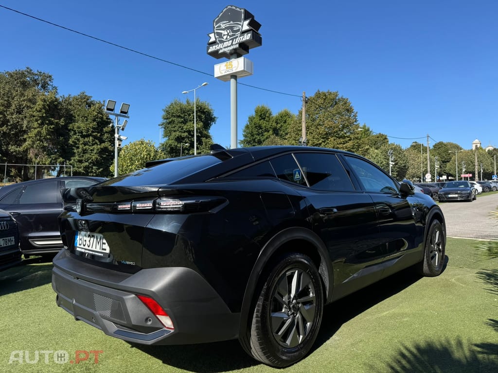 Peugeot 408 1.6 Hybrid Allure e-EAT8