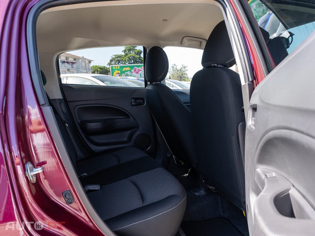 Mitsubishi Space Star 1.2 Intense Connect Edition