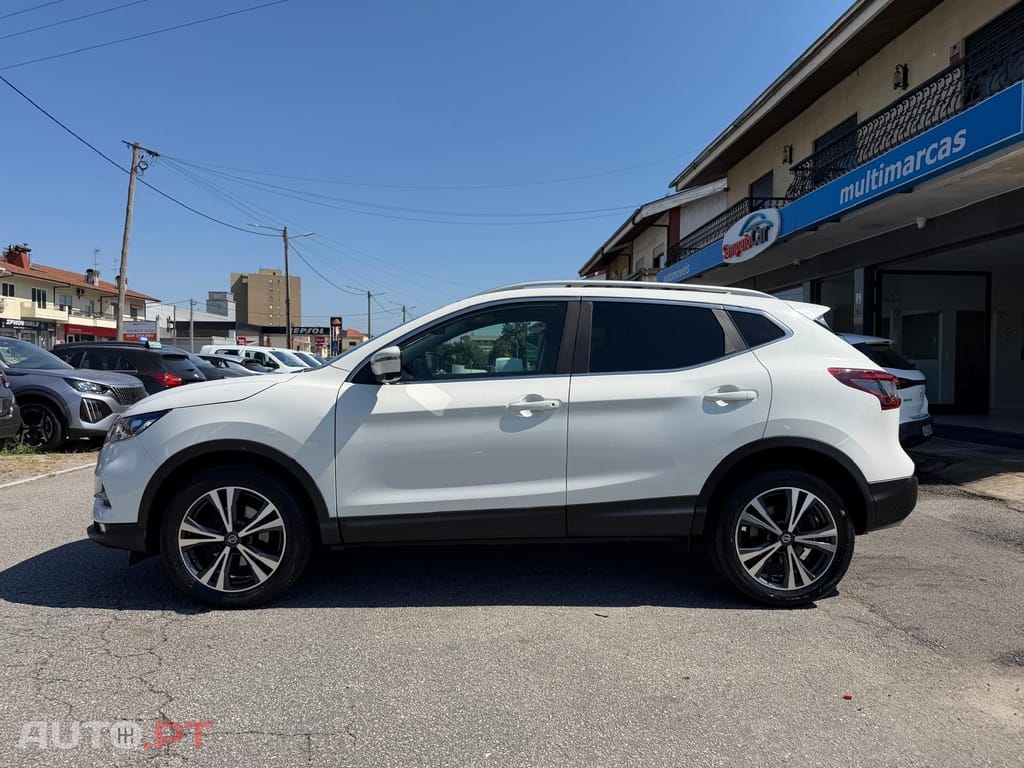 Nissan Qashqai 1.3 DIG-T N-Connecta J18 Led