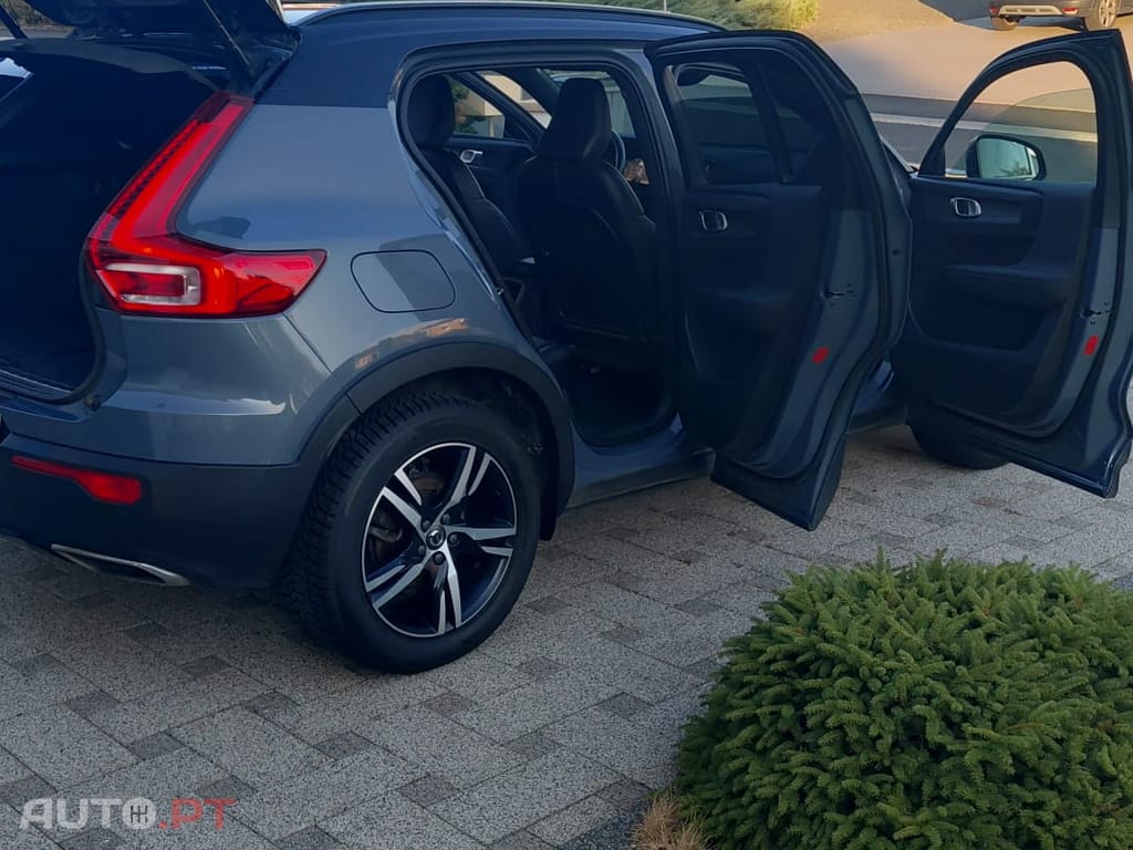 Volvo XC40 R-design