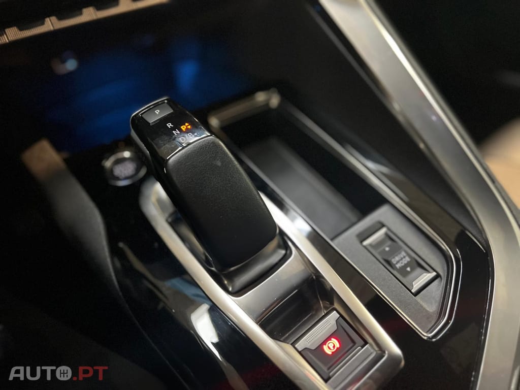 Peugeot 3008 1.6 Hybrid Allure Pack e-EAT8