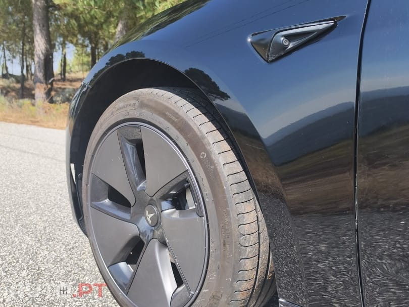Tesla Model 3 Long Range RWD — fotografia 18