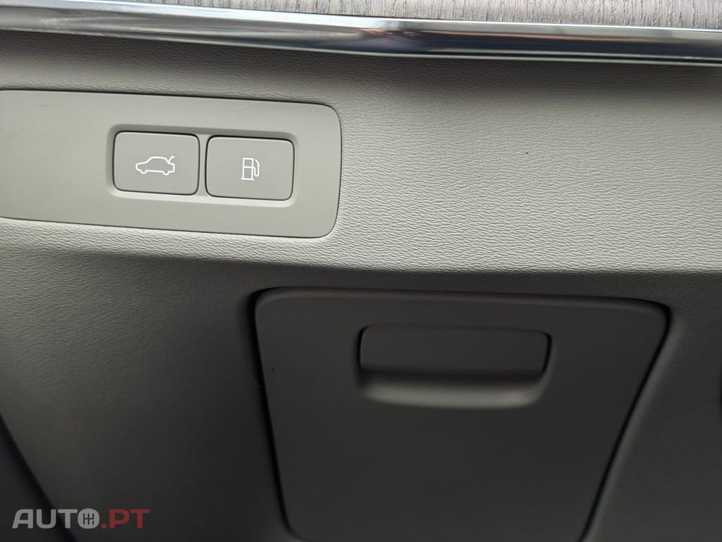 Volvo XC90 2.0 T8 PHEV Plus Bright AWD