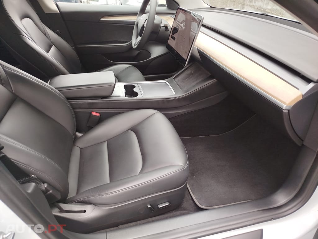 Tesla Model 3 Standard Range Plus RWD