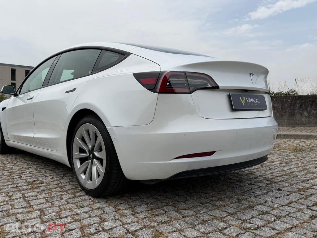 Tesla Model 3 Standard Range Plus RWD