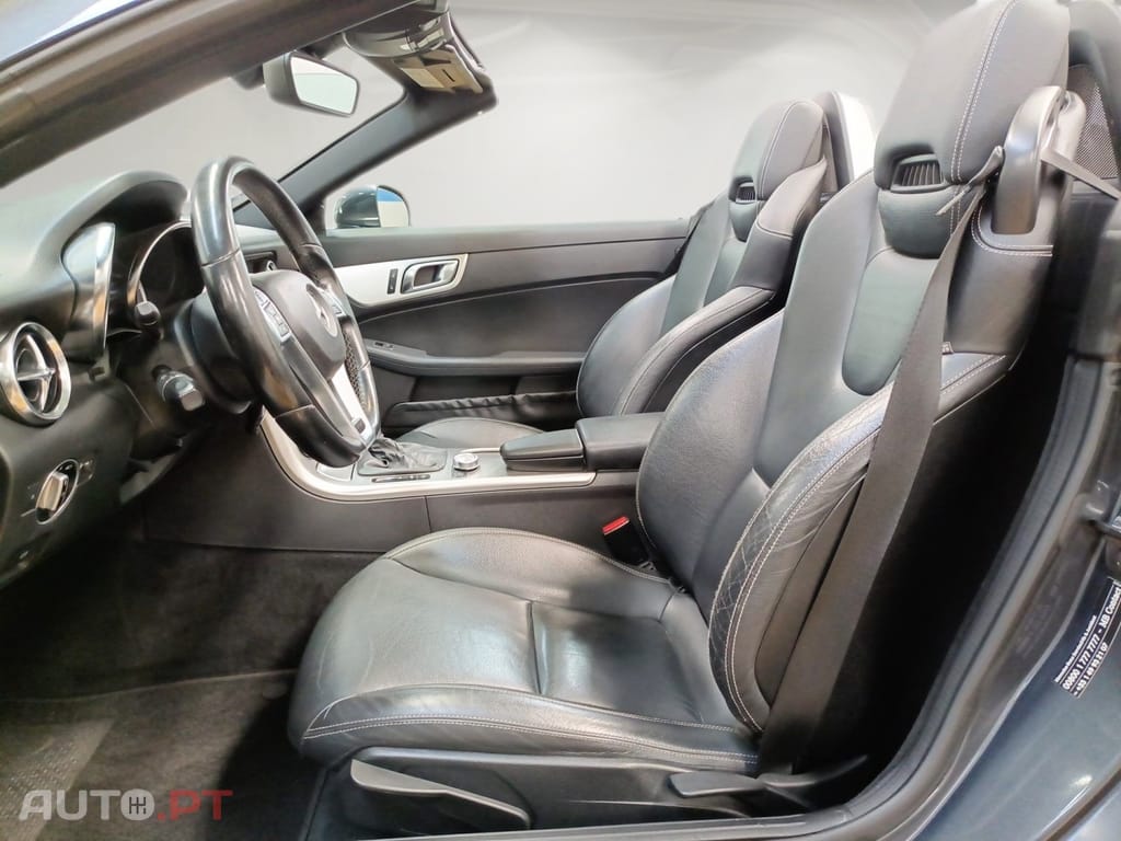 Mercedes-Benz SLK 200 (BlueEFFICIENCY) 7G-TRONIC