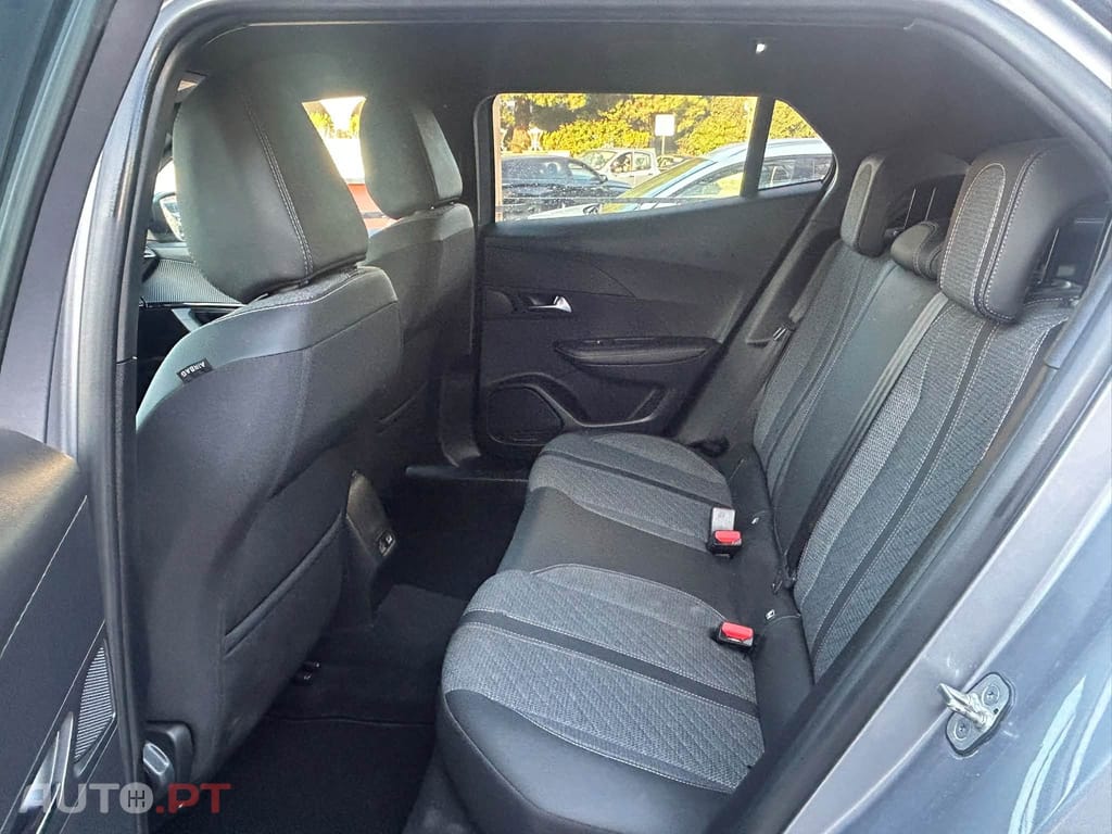 Peugeot 2008 1.2 Pure Tech Allure- Gasolina