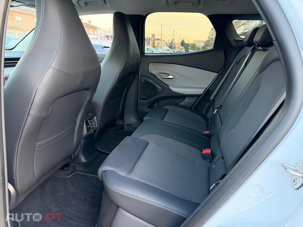 Ford Explorer 77 kWh Select