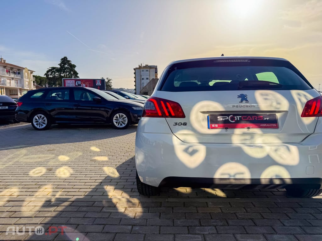 Peugeot 308 1.5 BlueHDi Business Line