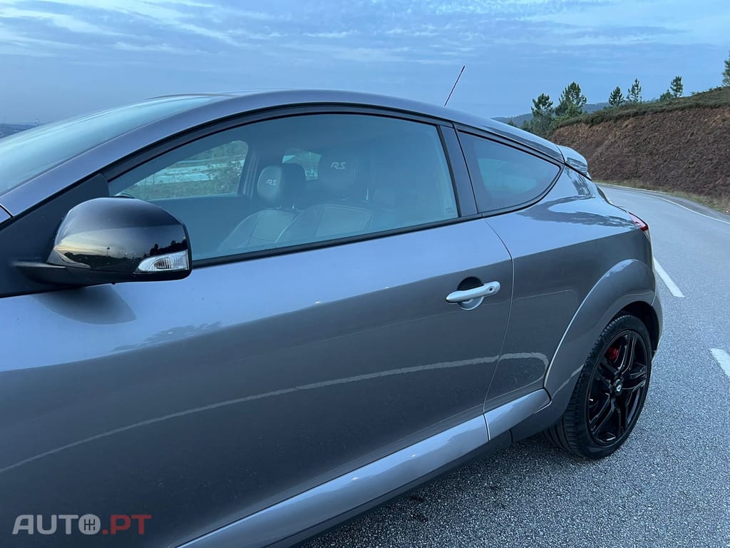 Renault Mégane Coupe 2.0 T 16V RS
