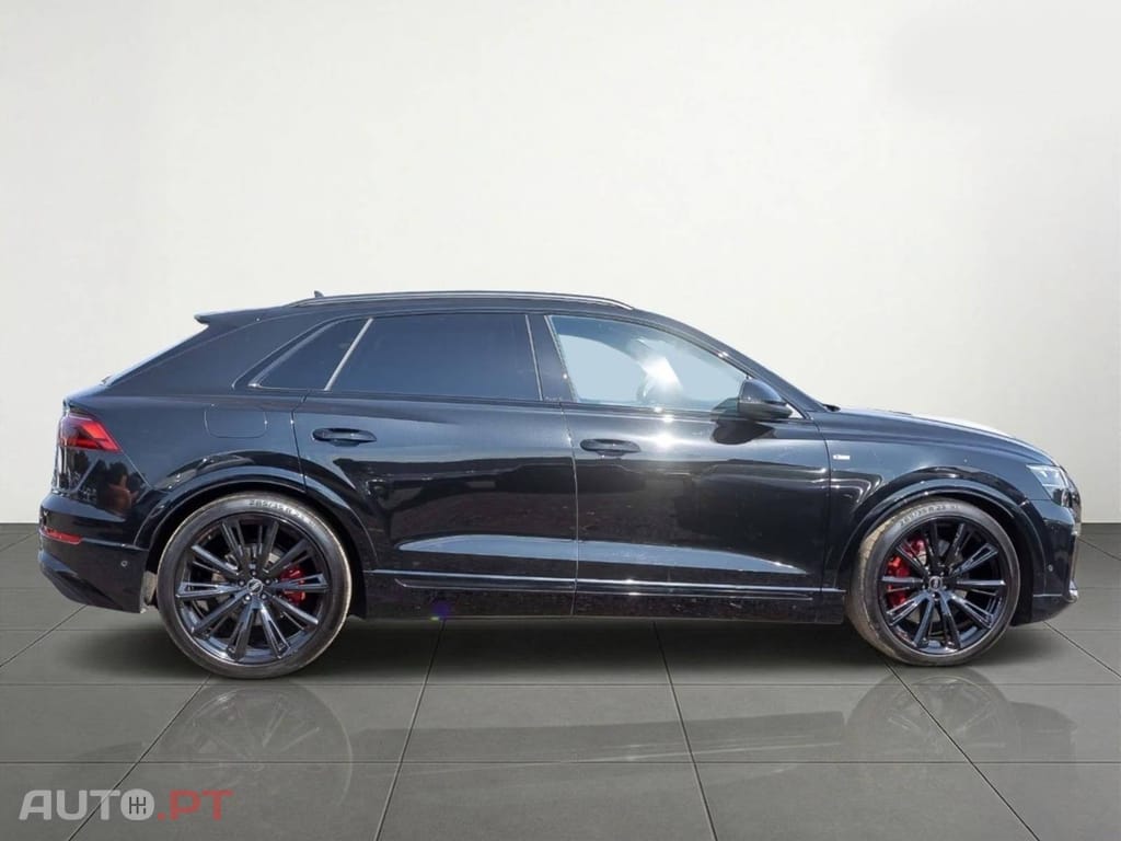 Audi Q8 60 TFSIe S line Matrix