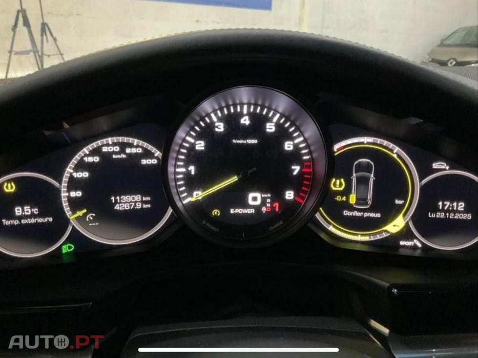 Porsche Panamera 4 E-Hybrid