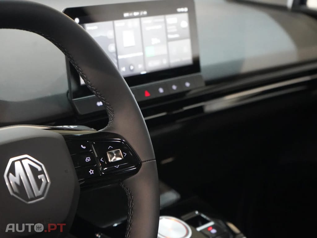 MG MG4 64 kWh Luxury