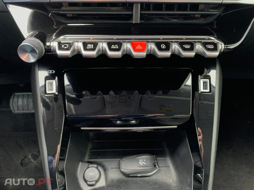 Peugeot 2008 1.5 BlueHDi Allure EAT8