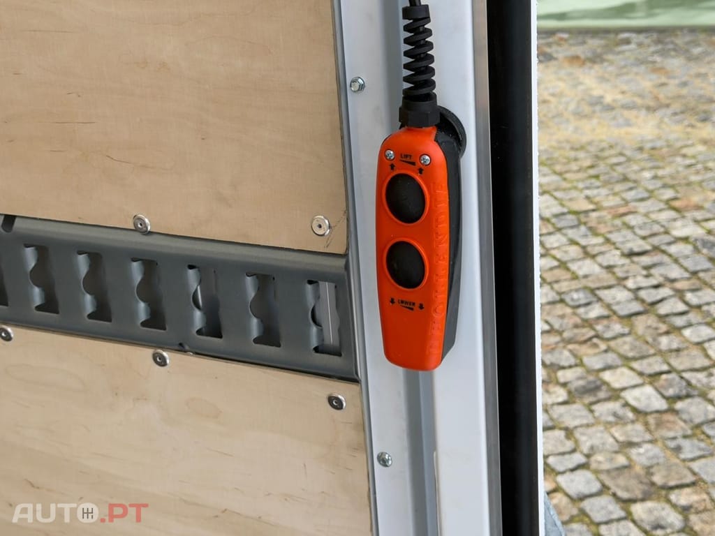 Iveco Daily PLATAFORMA 1000 KG