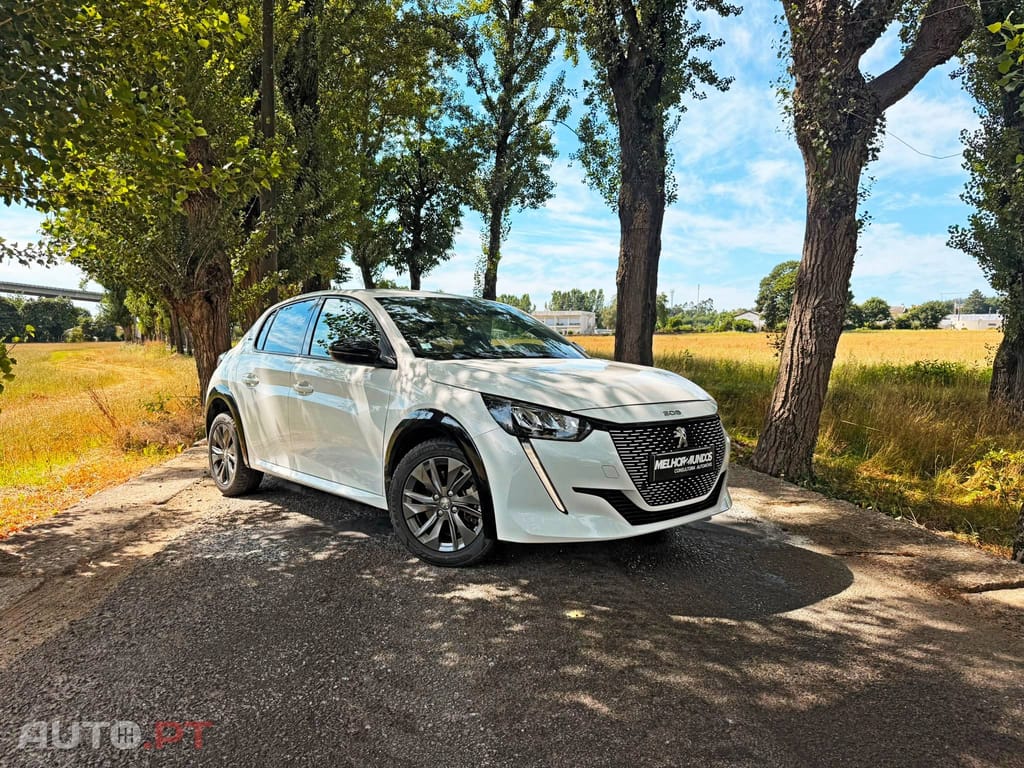 Peugeot E-208 50 kWh Style