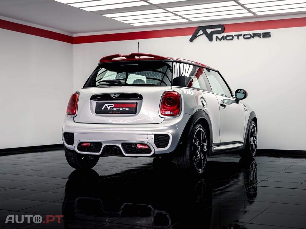 MINI Cooper John Cooper Works