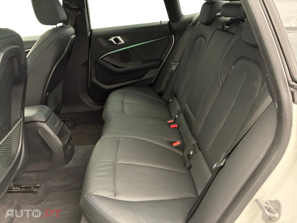 BMW 218 d Pack Desportivo M